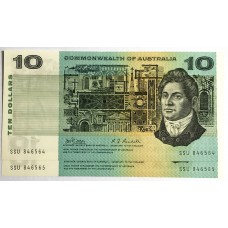 AUSTRALIA 1968 . TEN 10 DOLLARS BANKNOTES . PHILLIPS/RANDALL . CONSECUTIVE PAIR